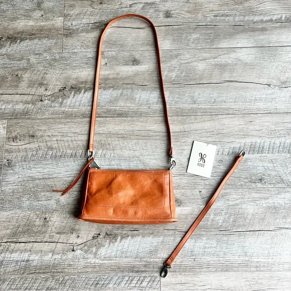 NWT HOBO Convertible Crossbody Clutch - Picture 1 of 16